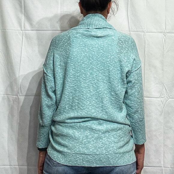 Turo by Vince Camuto Chalk Blue Exposed Seams Cowl Neck Sweater Sz L NWT - Picture 9 of 11